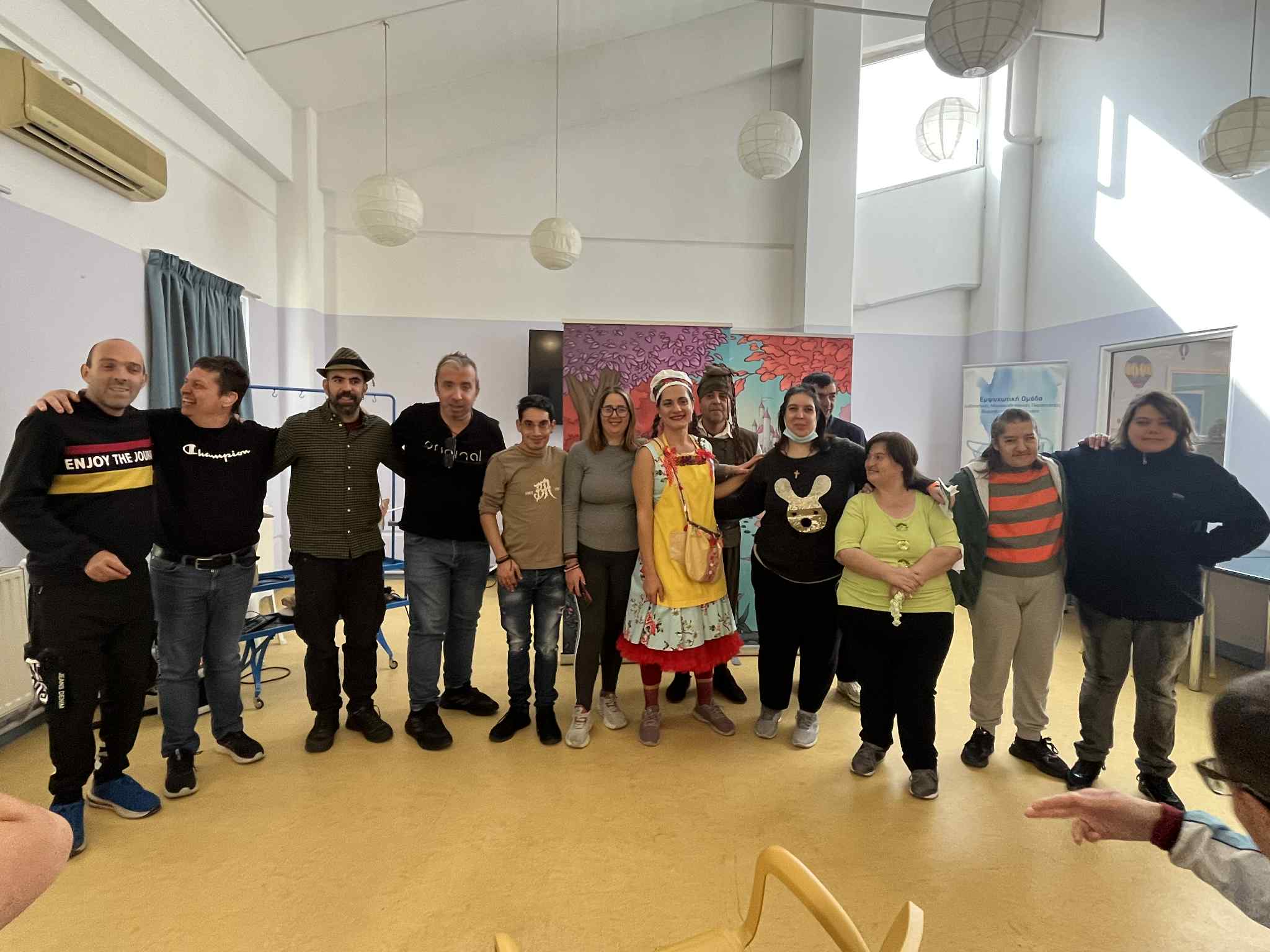 Μουσική και θέατρο από τους «Άγγελους της Χαράς» για τους ωφελούμενους του ΚΔΑΠ ΜΕΑ Αρωγή