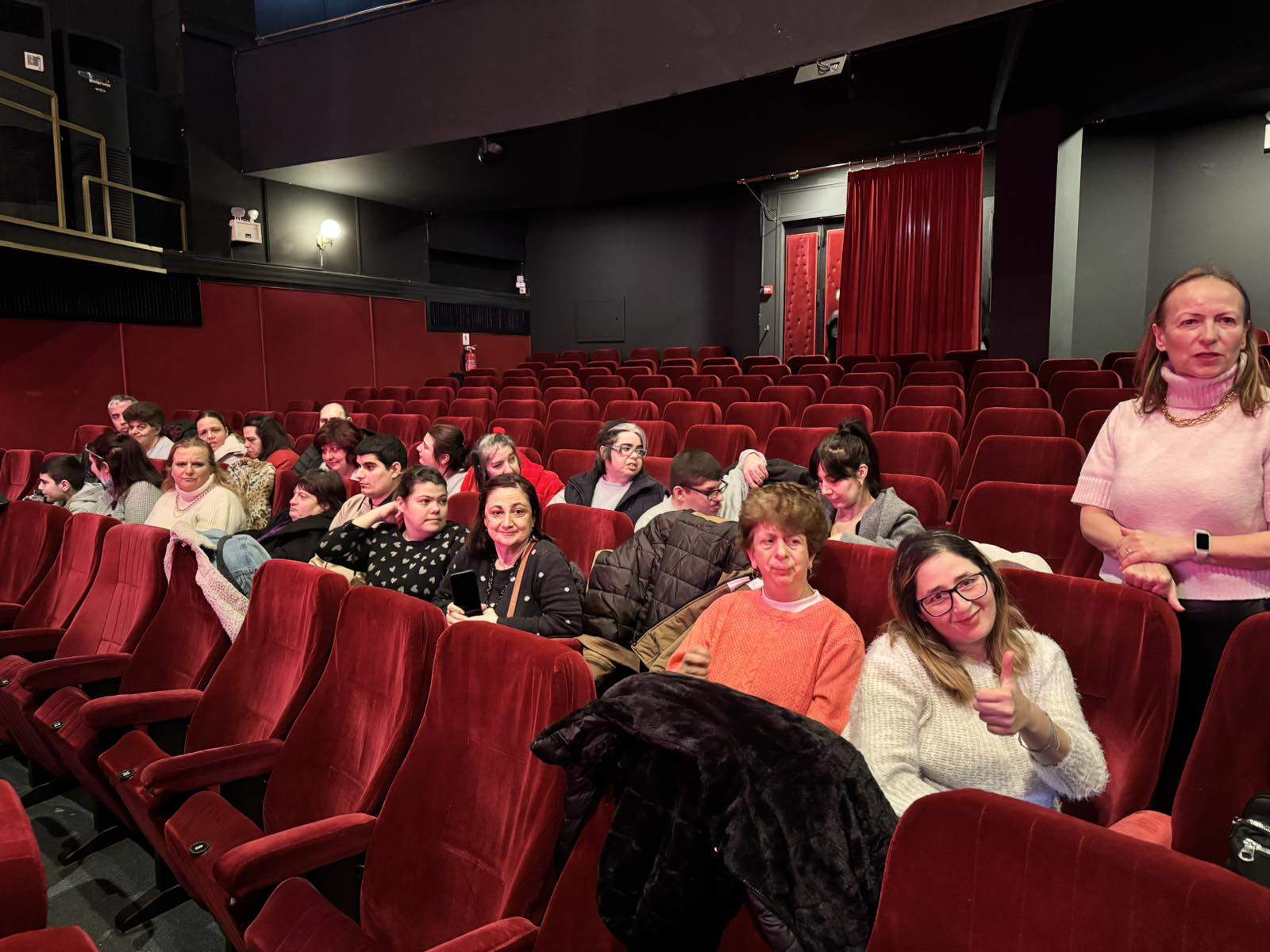 Την παράσταση του Μάρκου Σεφερλή απόλαυσαν οι ωφελούμενοι του ΚΔΑΠ και του Βαμβακαρείου